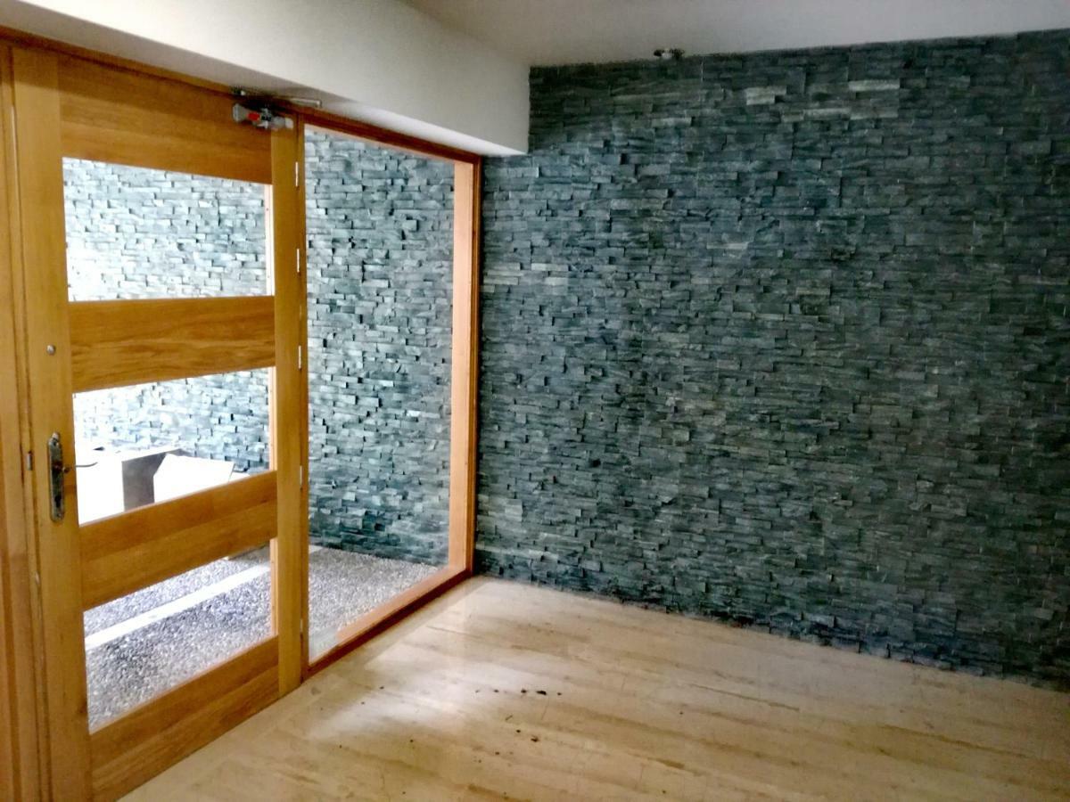 Spacious And Modern Downtown Apartment كاندية المظهر الخارجي الصورة